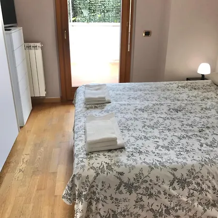 Casa Parco Delle Sabine Apartment *